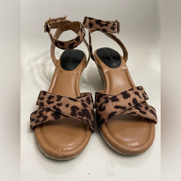 Kelly & Katie Cheetah Wedge Ankle
Strap Heel Size 8 - Picture 7 of 16